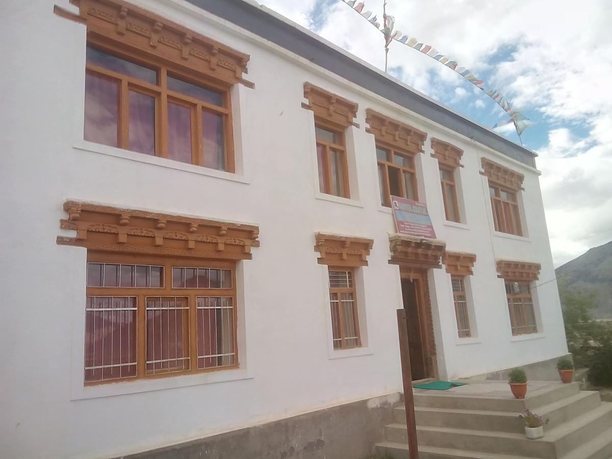 Hotel Rigyal Padam Kültér fotó