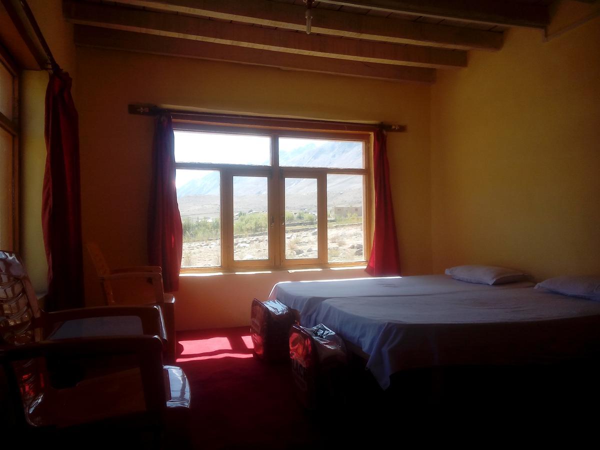 Hotel Rigyal Padam Kültér fotó