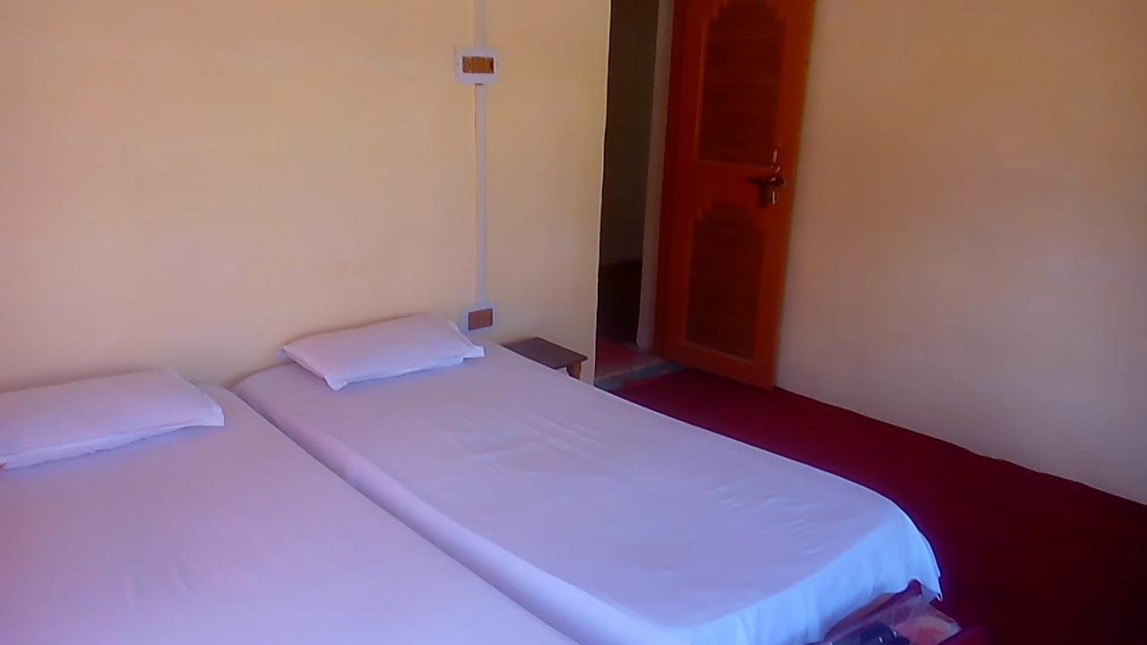 Hotel Rigyal Padam Kültér fotó