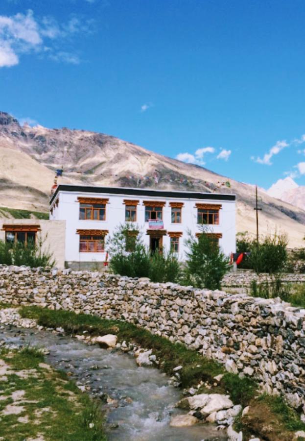 Hotel Rigyal Padam Kültér fotó